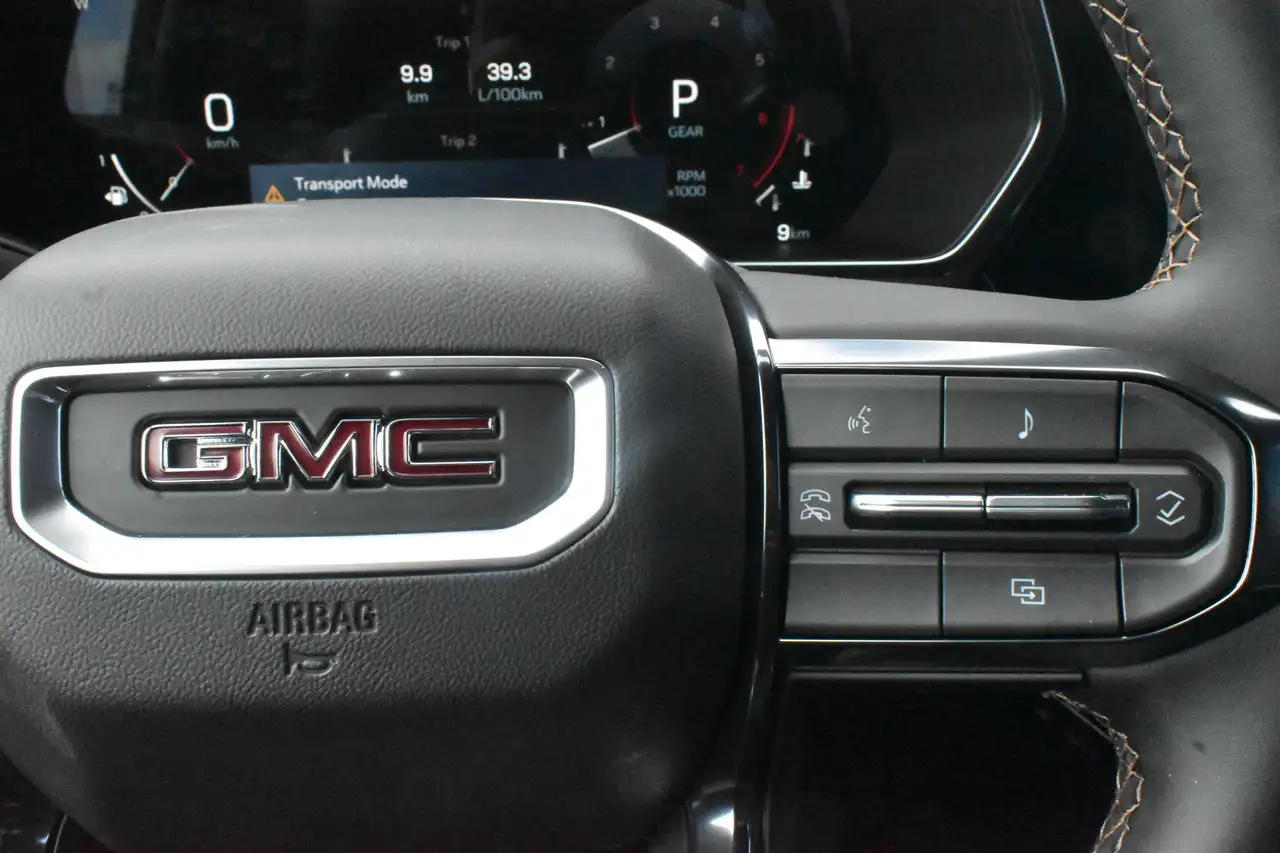 GMC Canyon снимка GMC Canyon