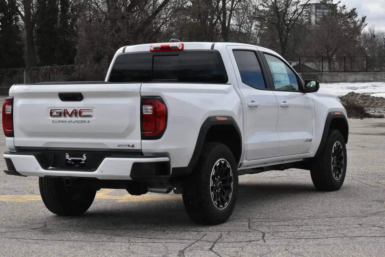GMC Canyon снимка GMC Canyon