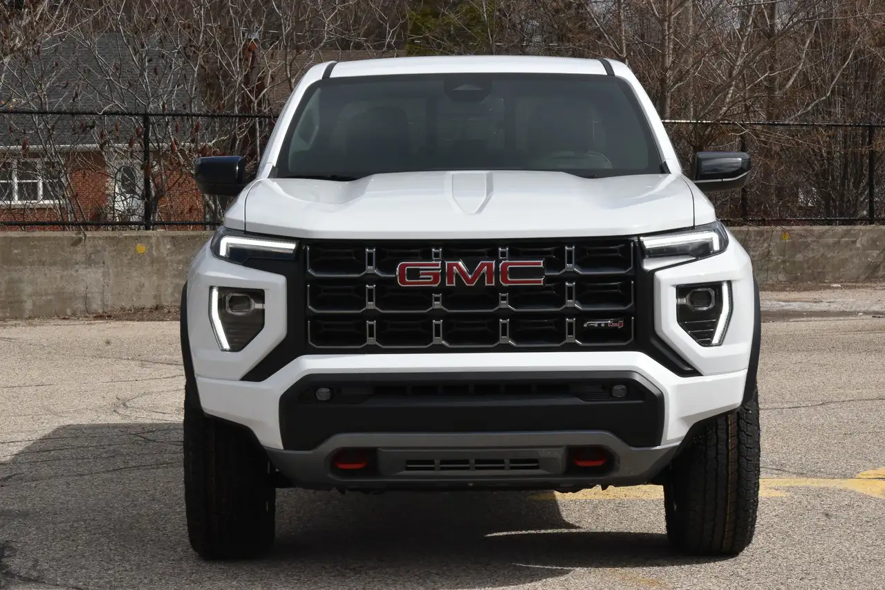 GMC Canyon снимка GMC Canyon
