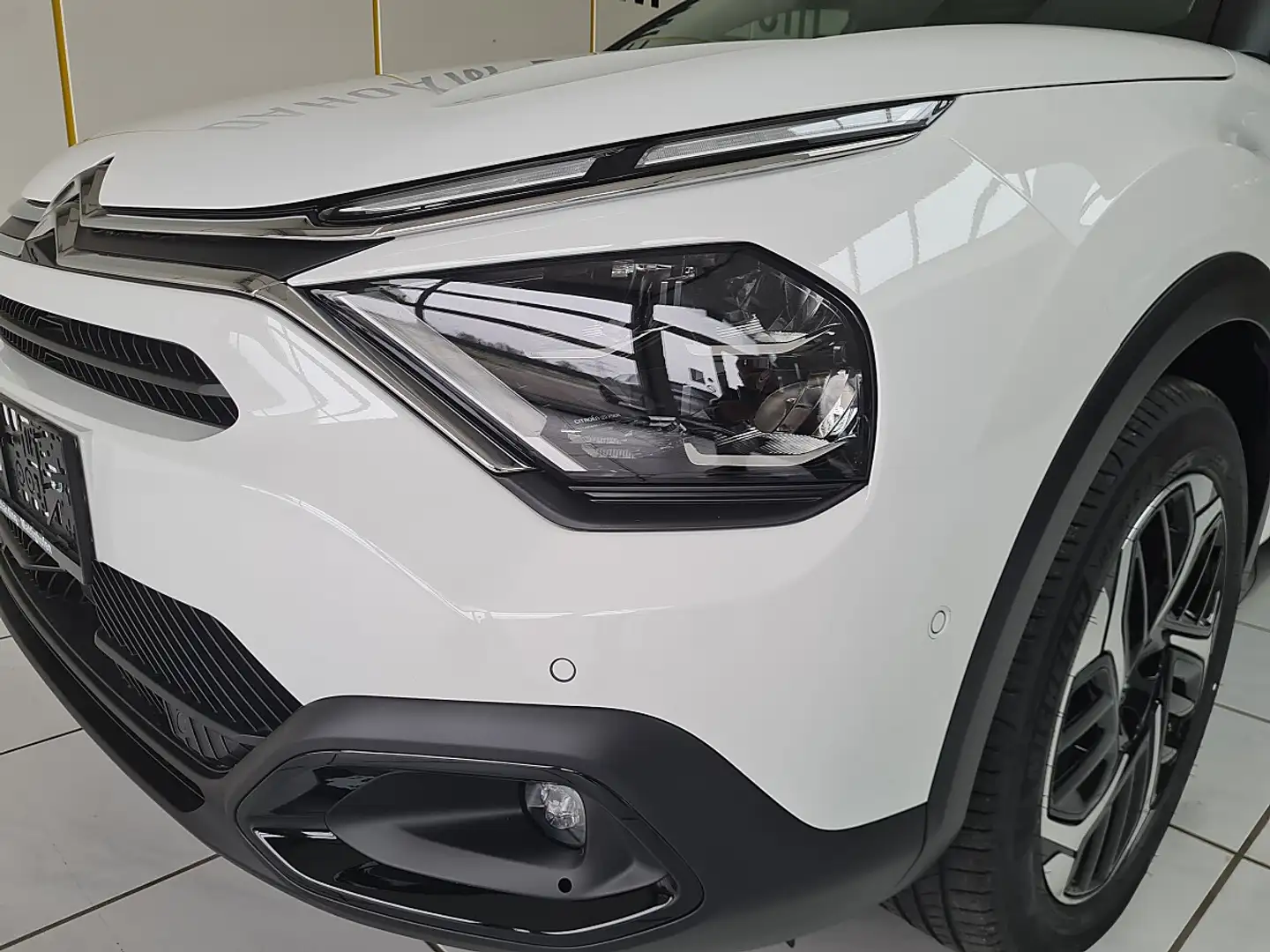 Citroen C4 BlueHDI 130 S&S Shine Edition EAT8 Aut. Weiß - 2