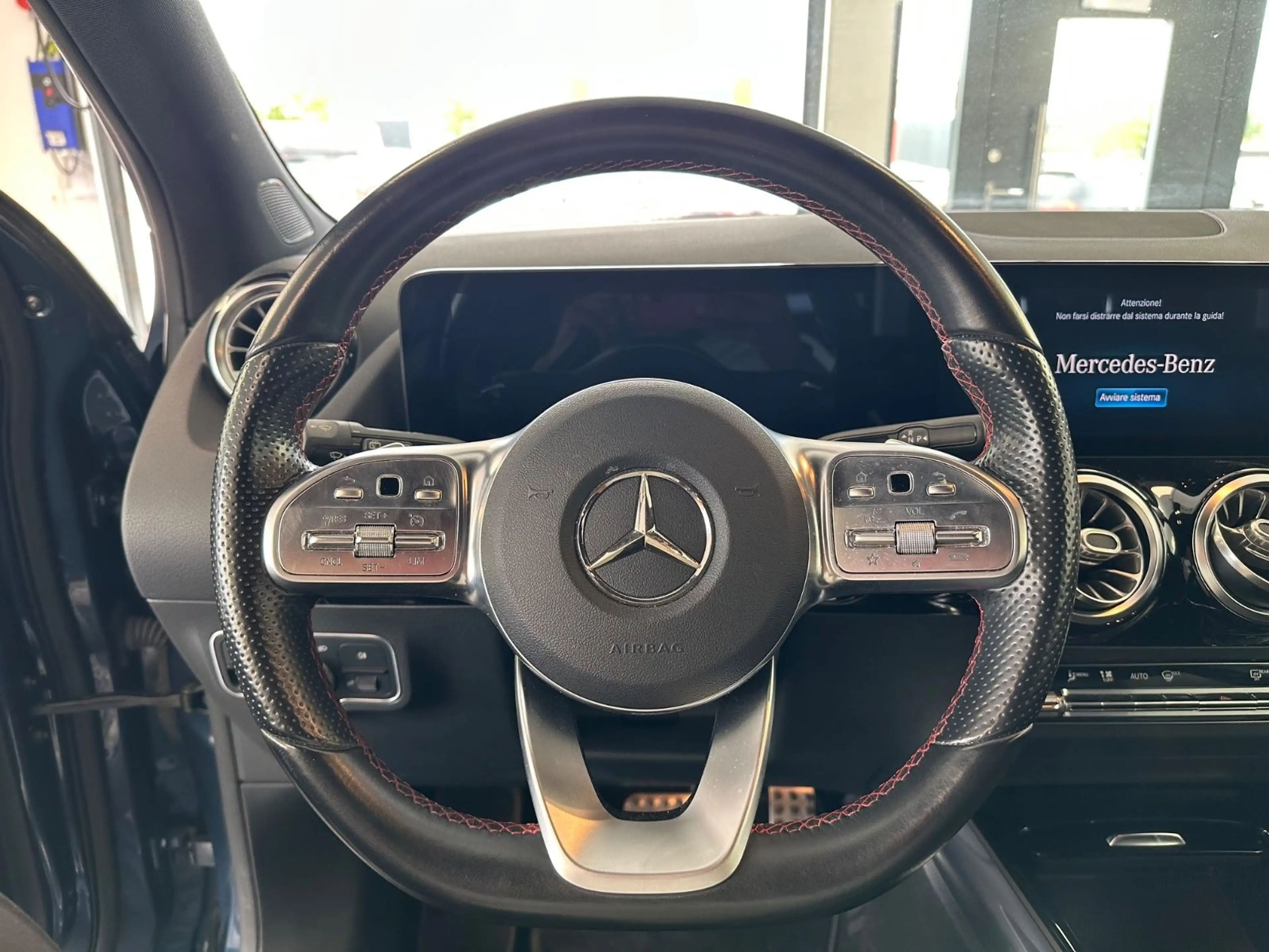 Mercedes-Benz GLA 200 d AMG *Kamera*PDC*LED*HU* — photo 10