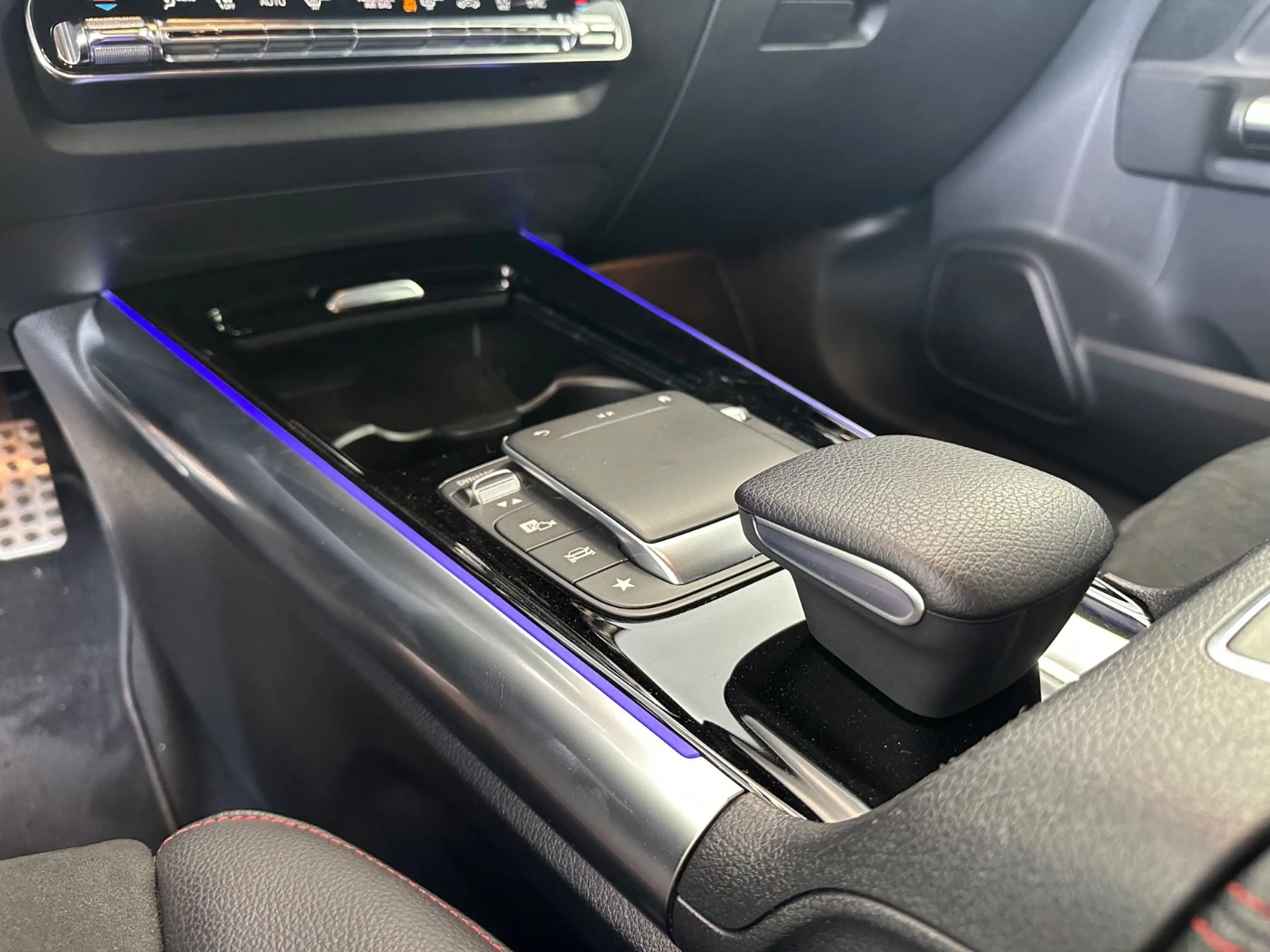 Mercedes-Benz GLA 200 d AMG *Kamera*PDC*LED*HU* — photo 13