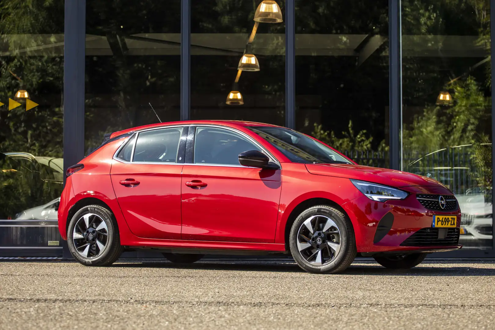Opel Corsa-e Elegance 50 kWh Rood - 1