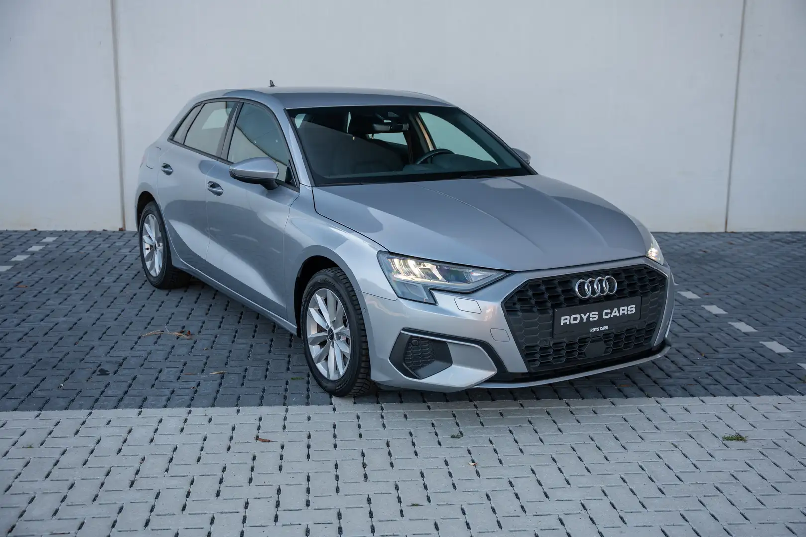 Audi A3 A3 30 TFSI Sportback Attraction S tronic Argent - 1