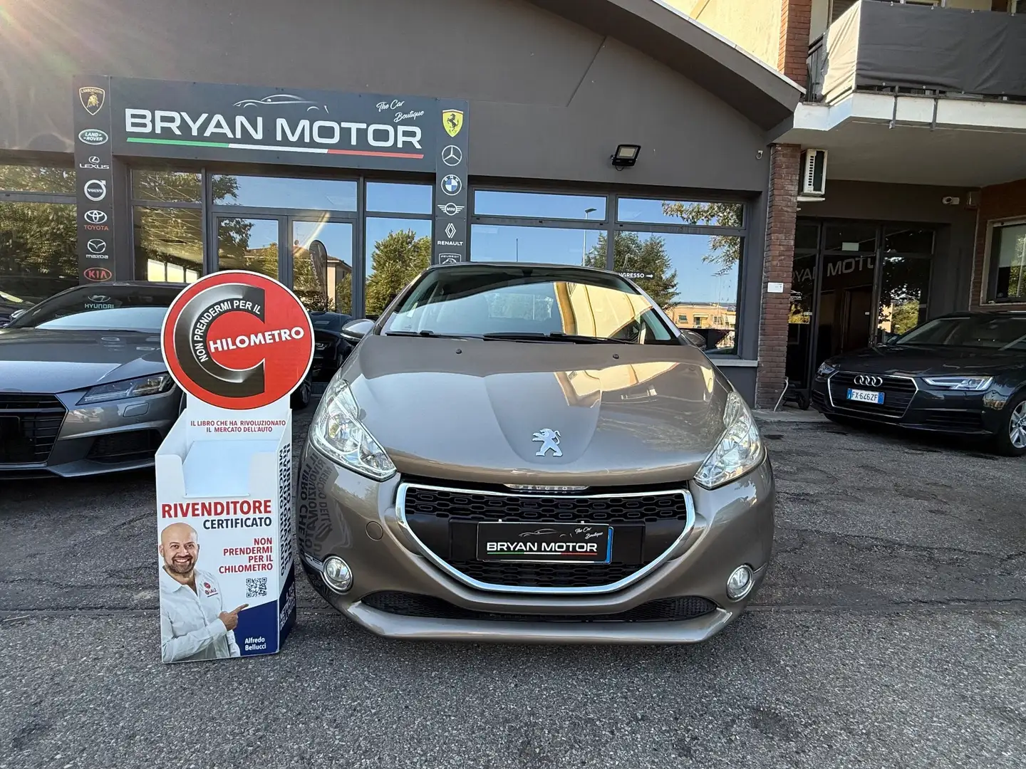 Peugeot 208 1.4 HDi 68 CV 5 porte Allure Marrone - 1