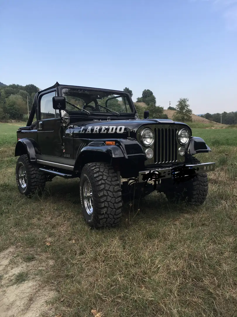 Jeep CJ-7 Laredo - 1