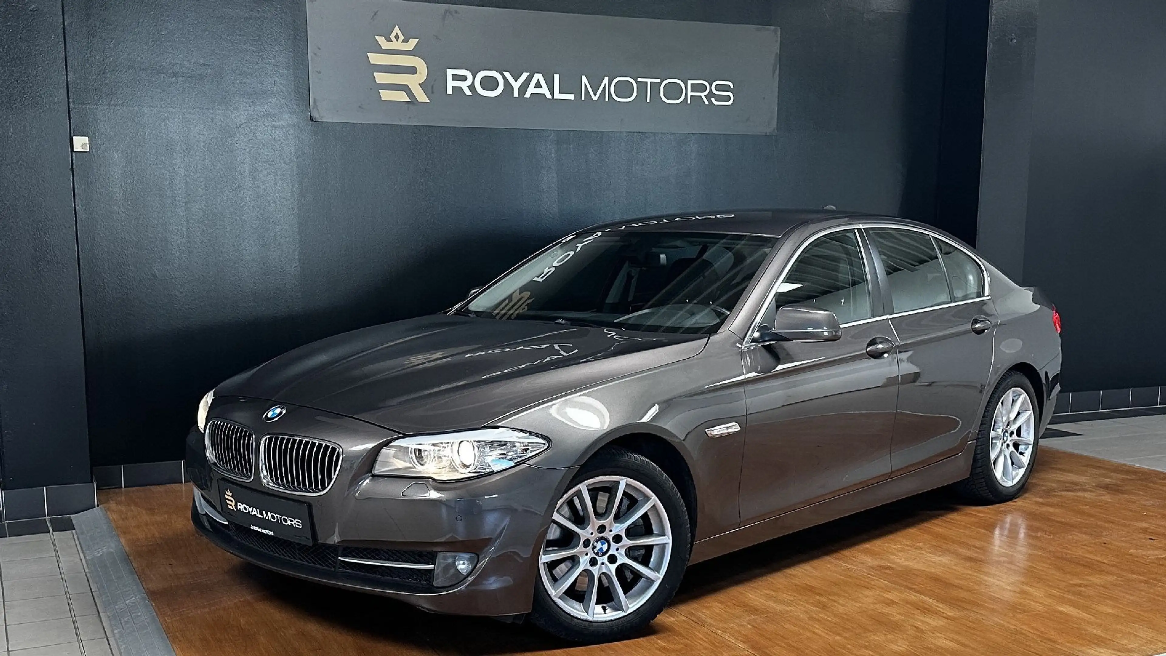 BMW 535 535d xDrive — photo 8