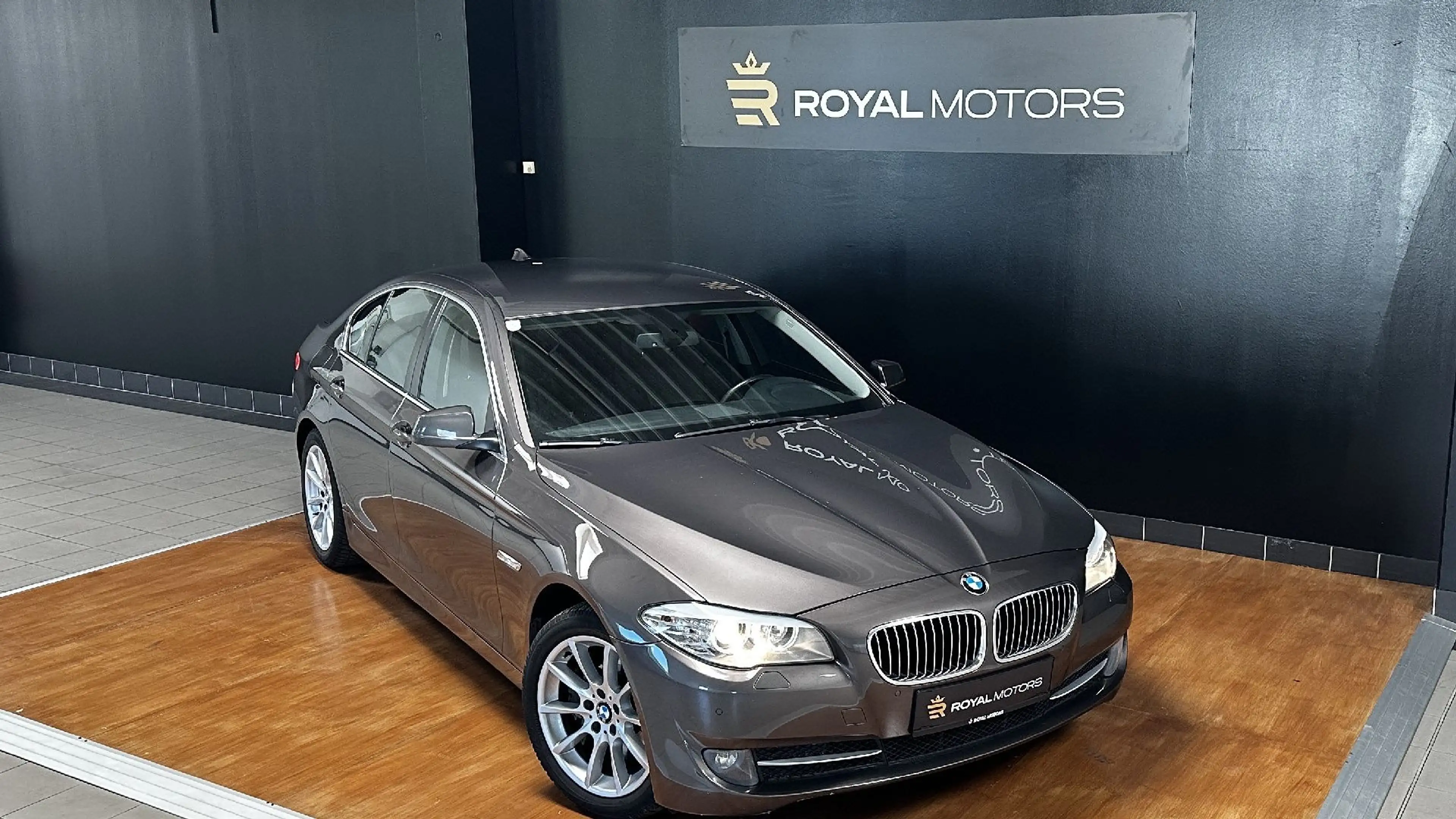 BMW 535 535d xDrive — photo 2