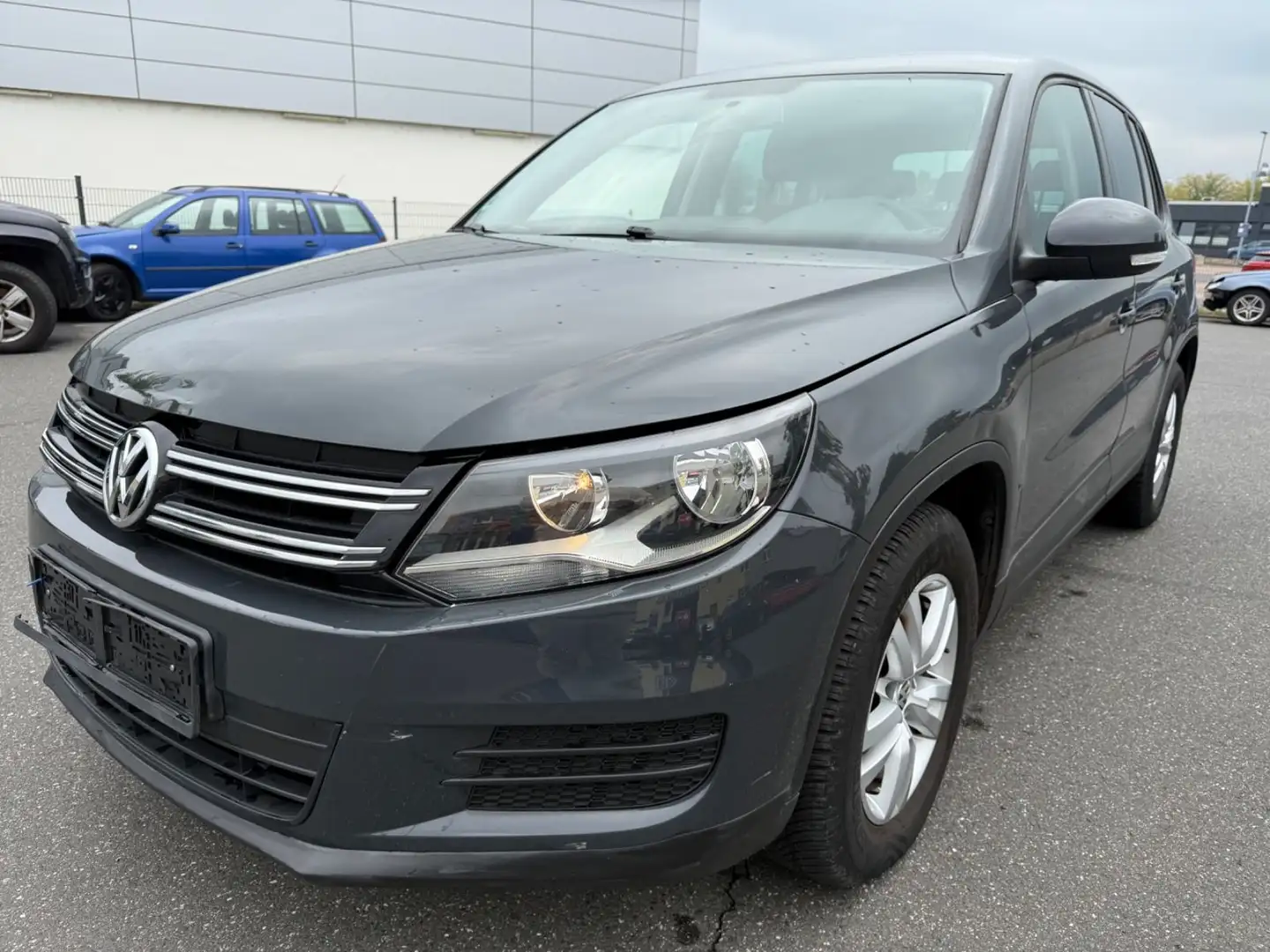 Volkswagen Tiguan Trend & Fun BMT Grau - 1