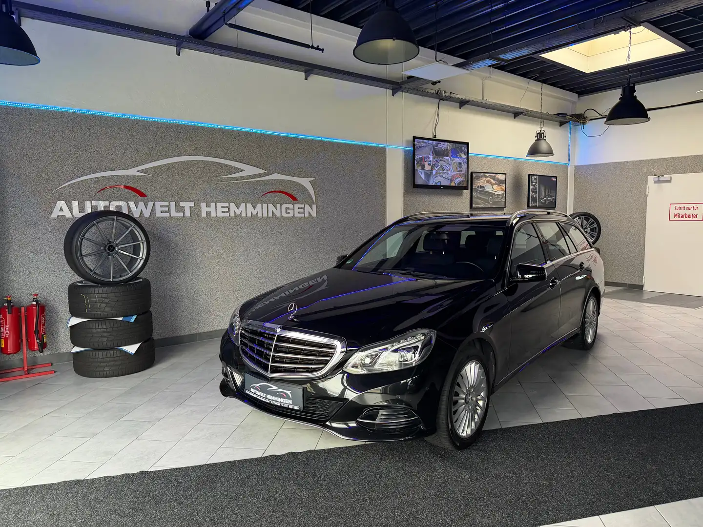 Mercedes-Benz E 200 Kombi 2.1 BlueTec*12M.Garantie*Finanzierung* Schwarz - 1