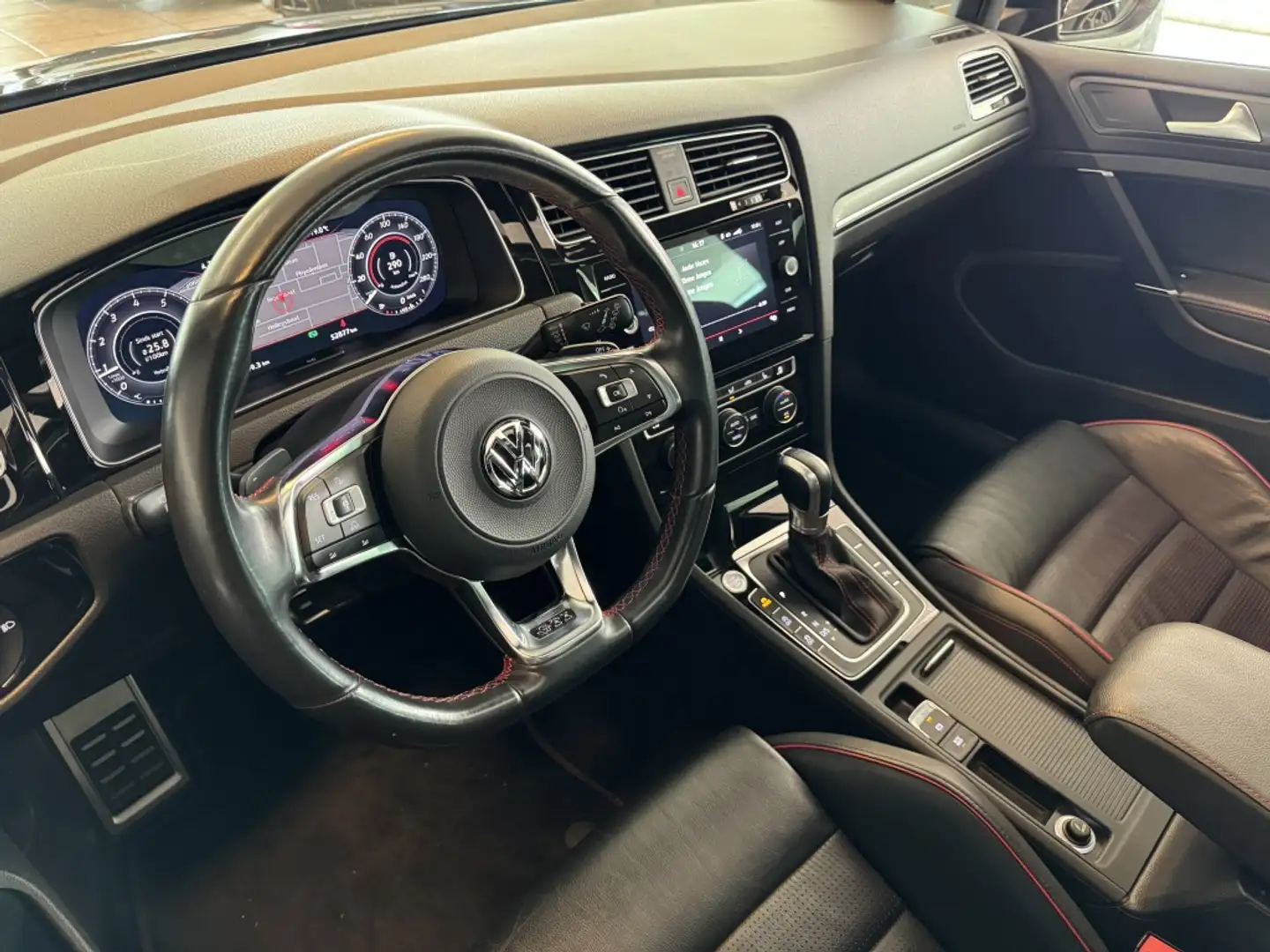 Volkswagen Golf GTI 2.0 TSI Performance Virtual Pano Keyless Blauw - 2