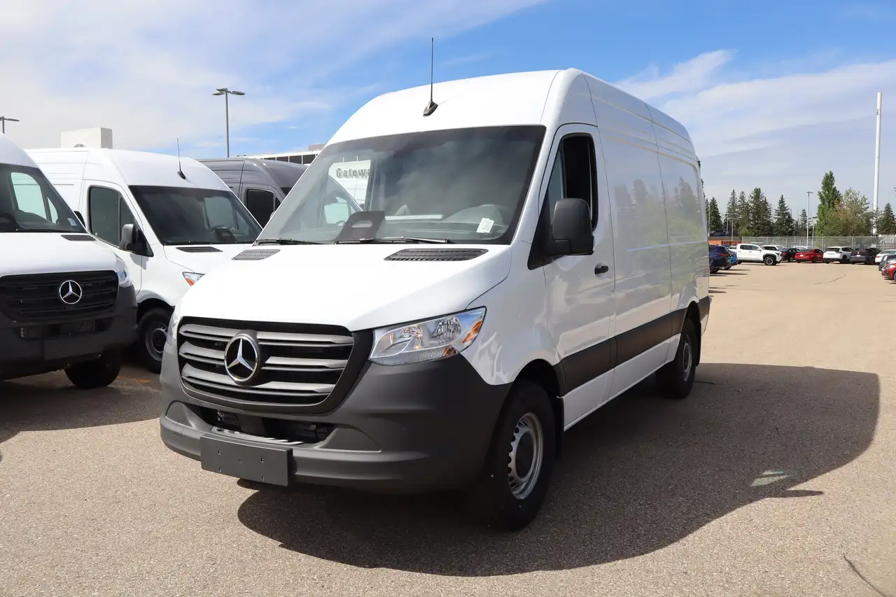 Mercedes-Benz Sprinter photo Mercedes-Benz Sprinter
