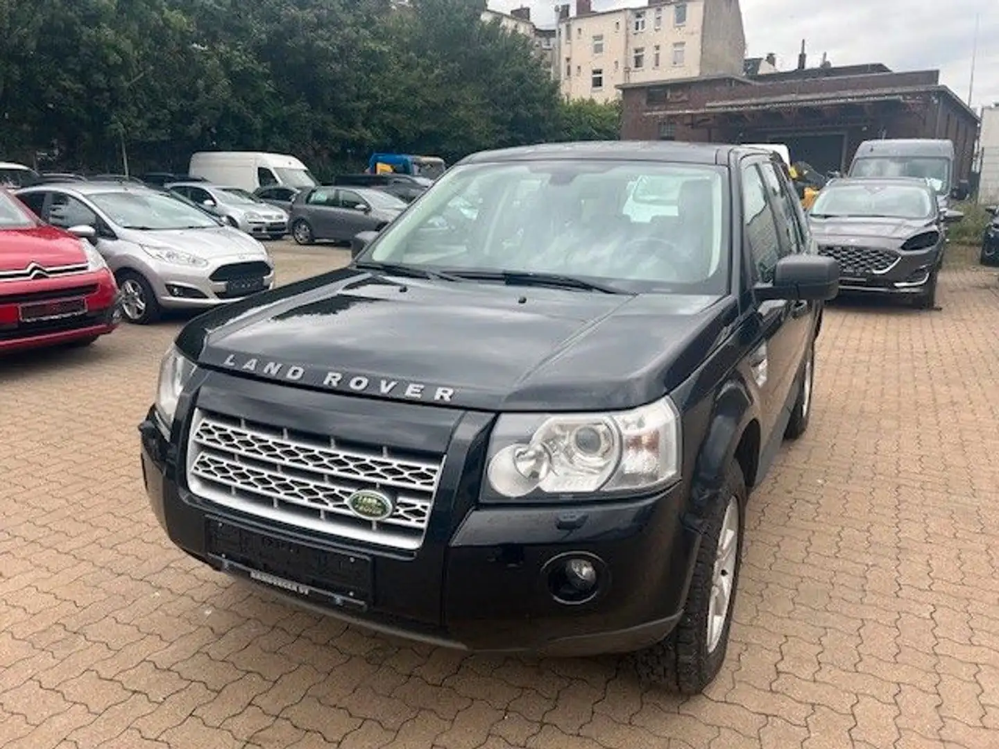 Land Rover Freelander 2 S TD4 TÜV 11.2025 Zwart - 2