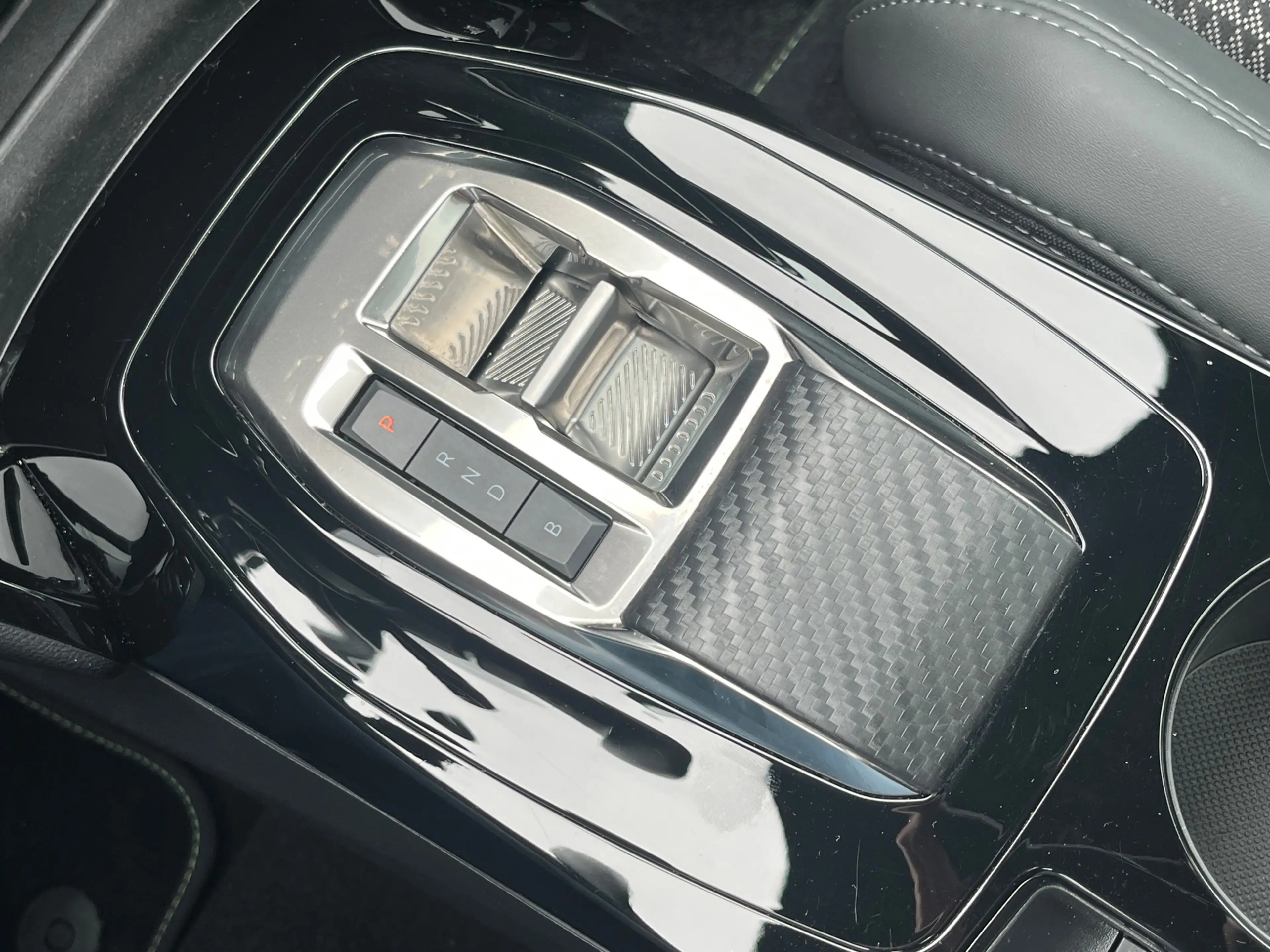 Peugeot e-208 EV GT 50 kWh | SOH 94,69% | Pack Drive Assist Plus — photo 22