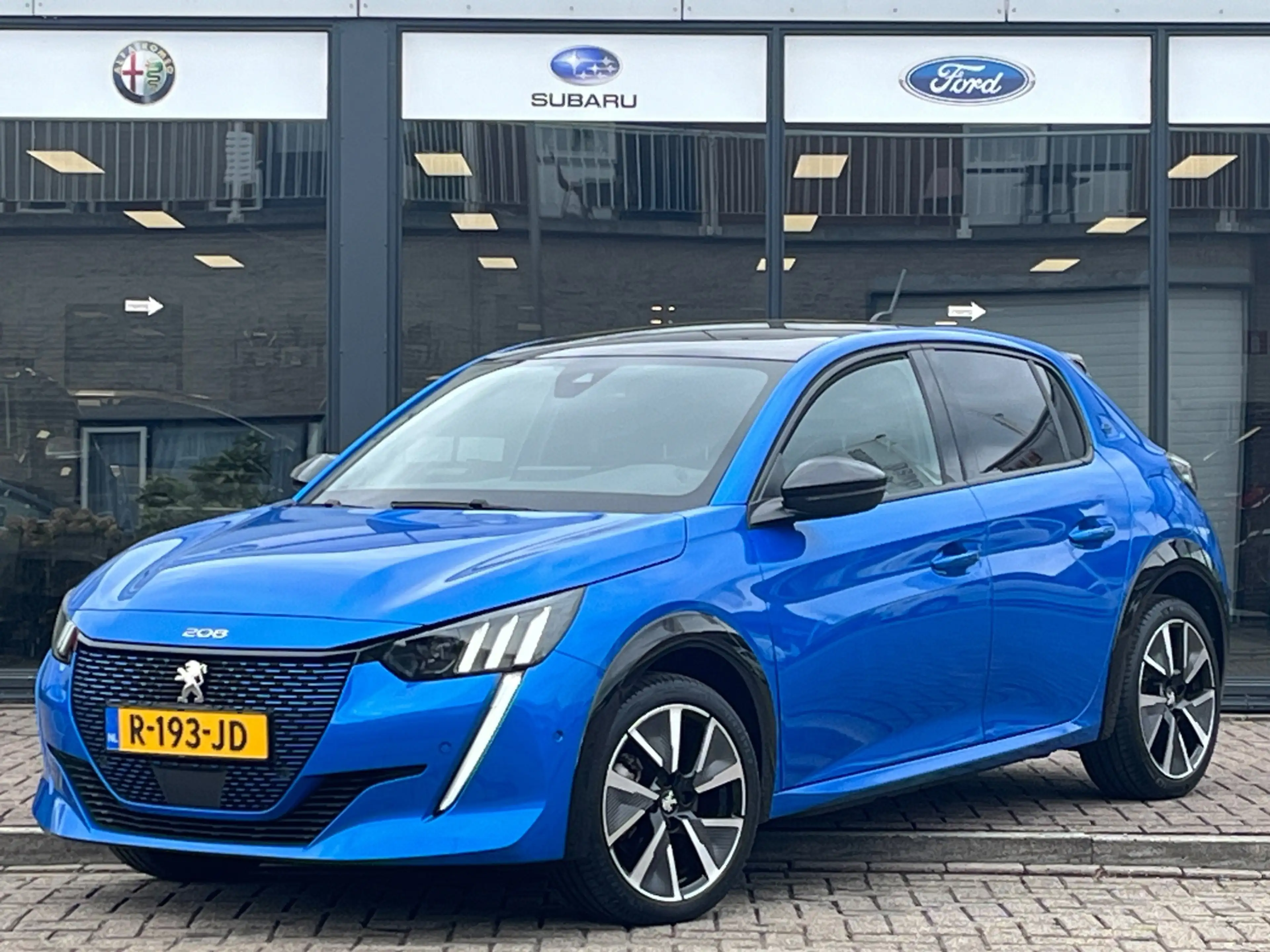 Peugeot e-208 EV GT 50 kWh | SOH 94,69% | Pack Drive Assist Plus — photo 3