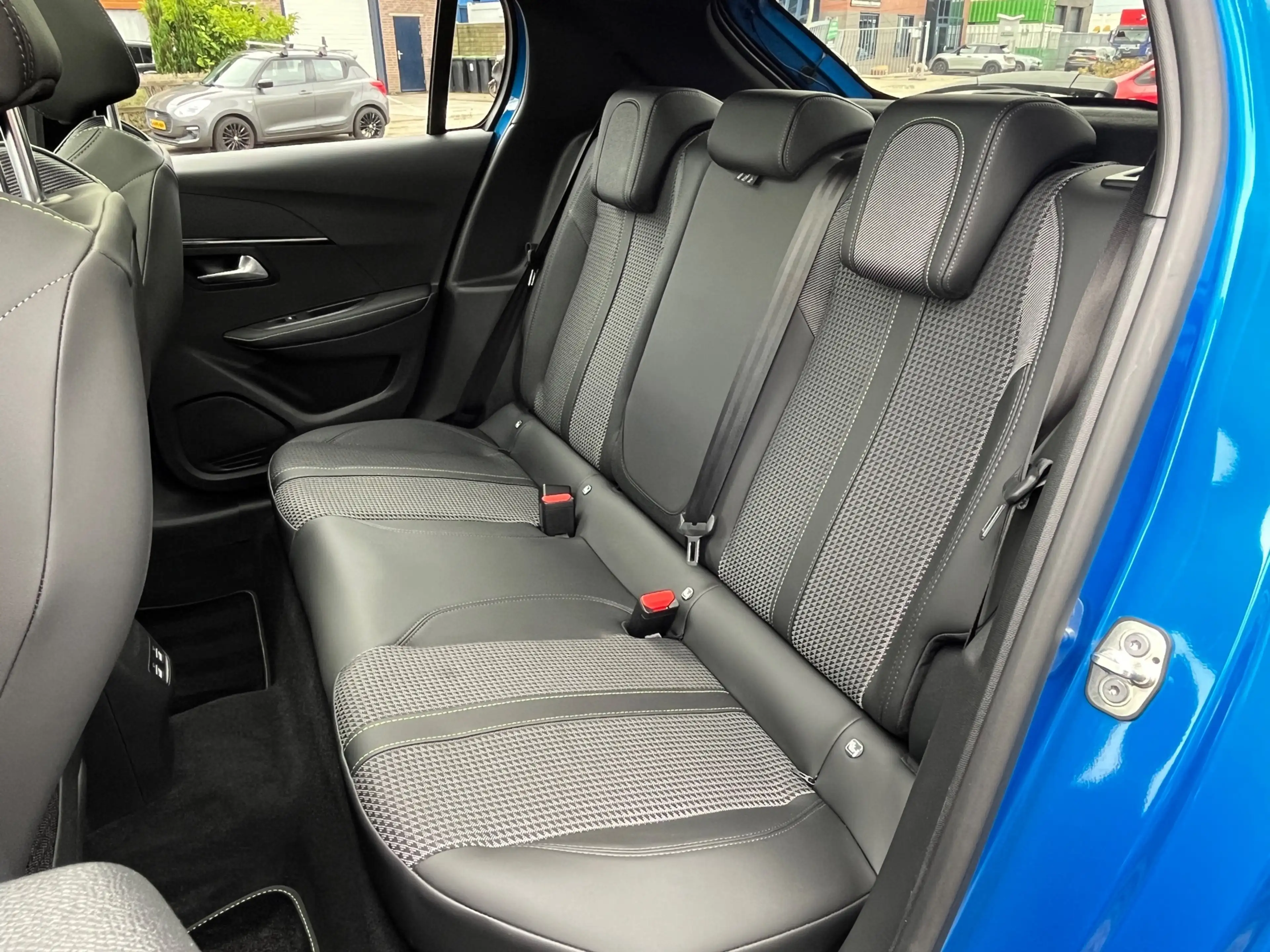 Peugeot e-208 EV GT 50 kWh | SOH 94,69% | Pack Drive Assist Plus — photo 6