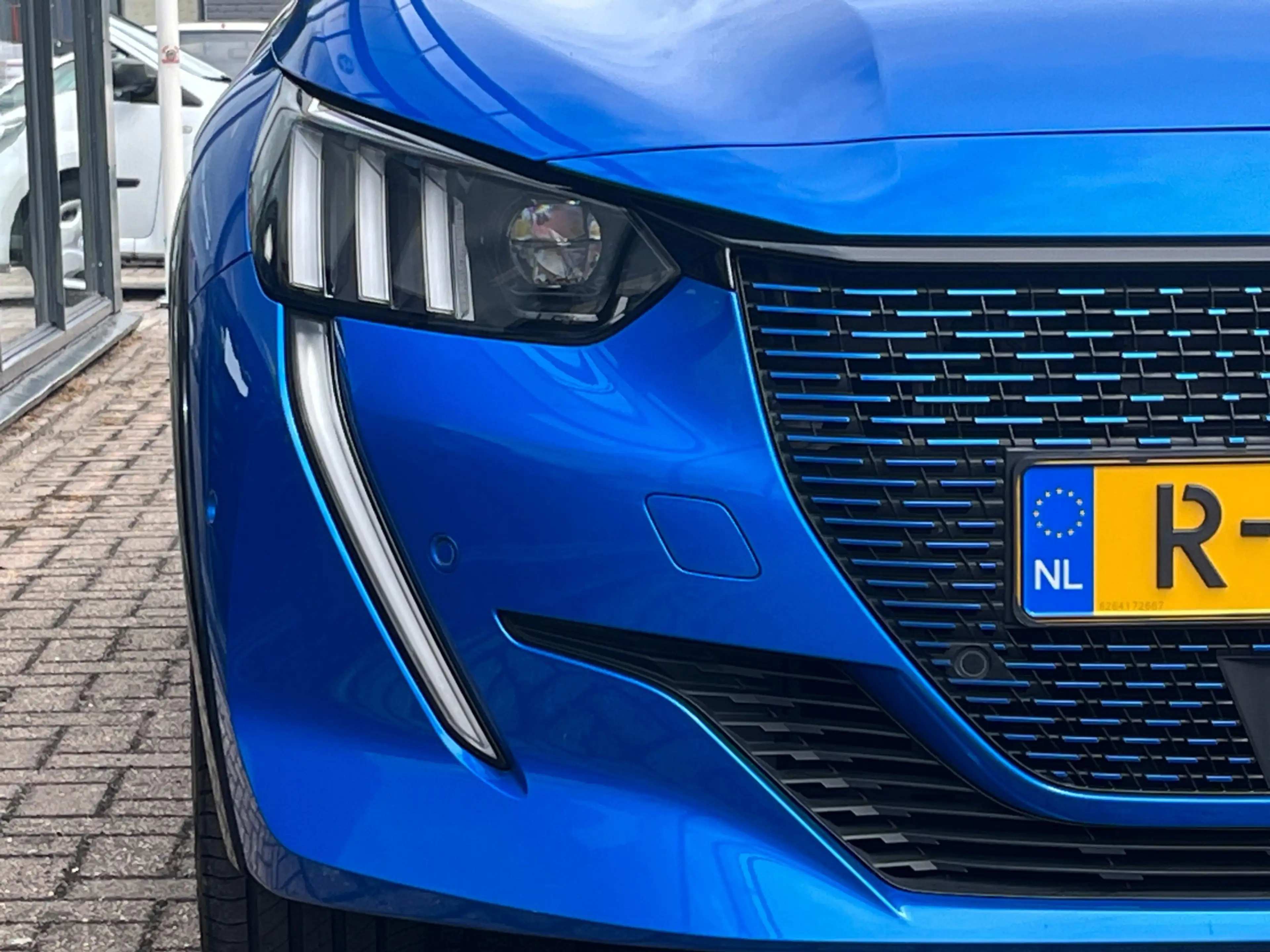 Peugeot e-208 EV GT 50 kWh | SOH 94,69% | Pack Drive Assist Plus — photo 35