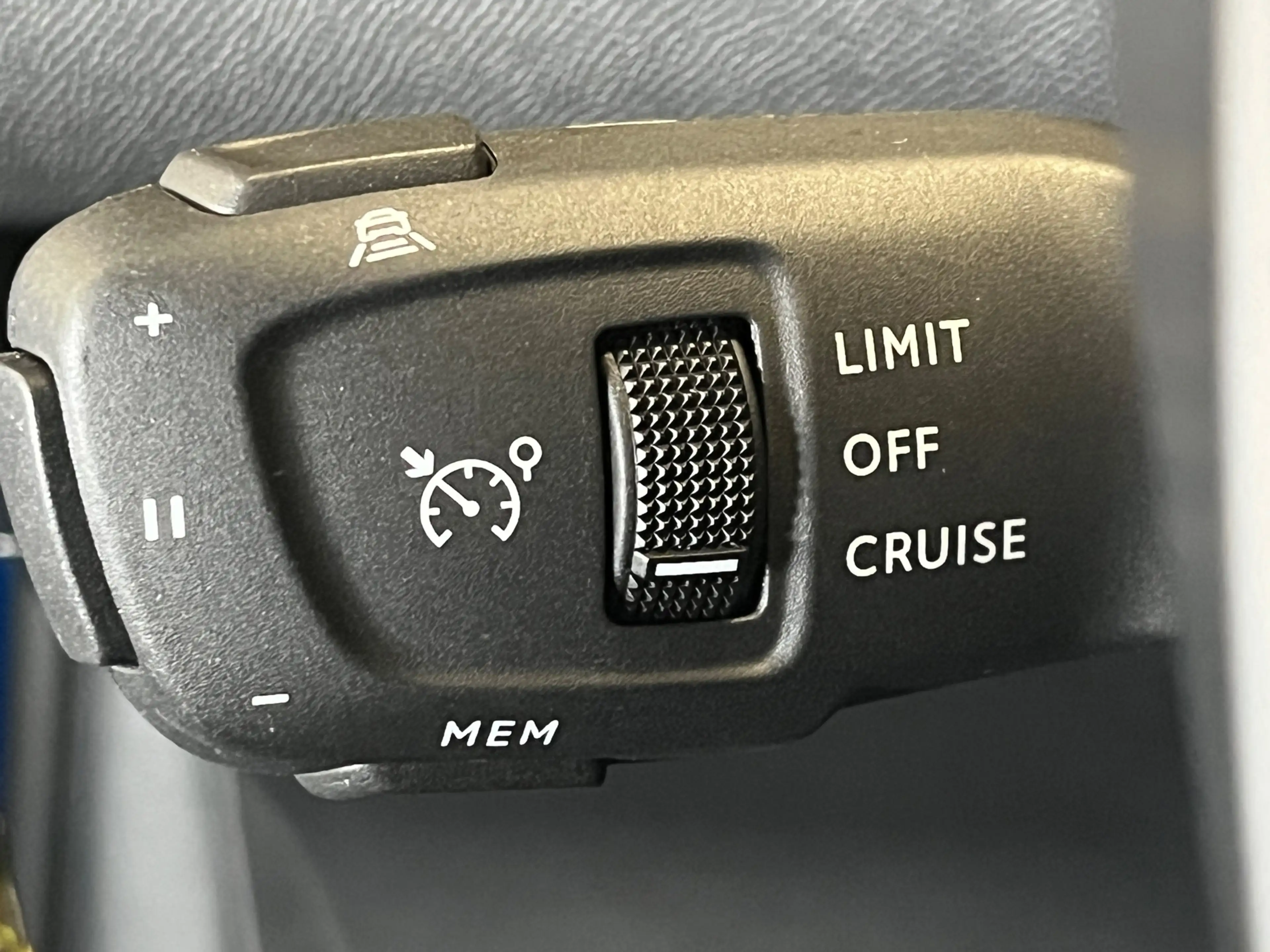 Peugeot e-208 EV GT 50 kWh | SOH 94,69% | Pack Drive Assist Plus — photo 39