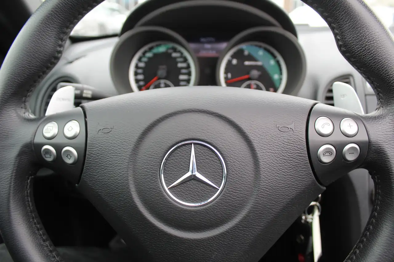 Mercedes-Benz SLK снимка Mercedes-Benz SLK