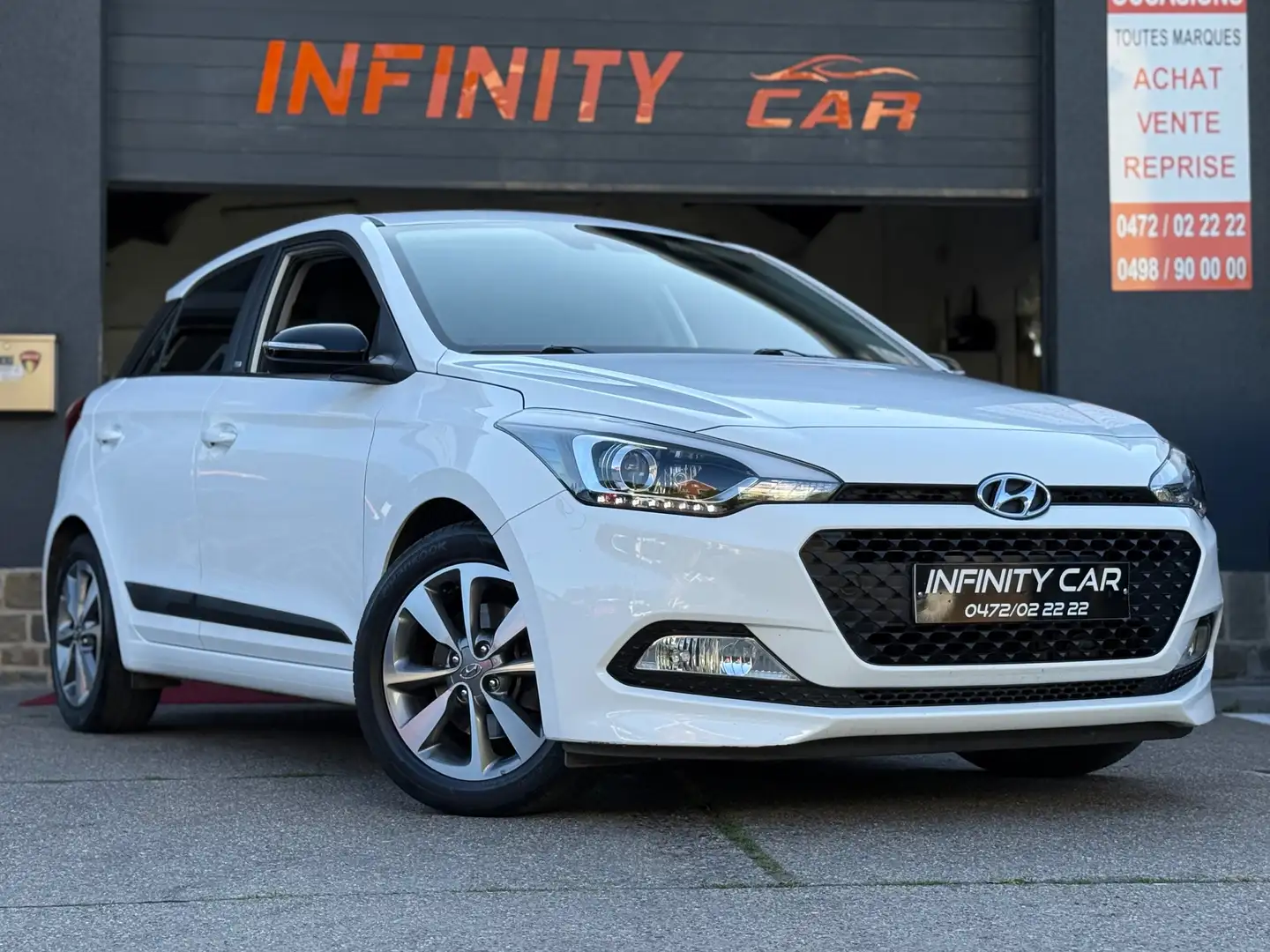 Hyundai i20 i20 1.1 CRDi Blackline Wit - 1