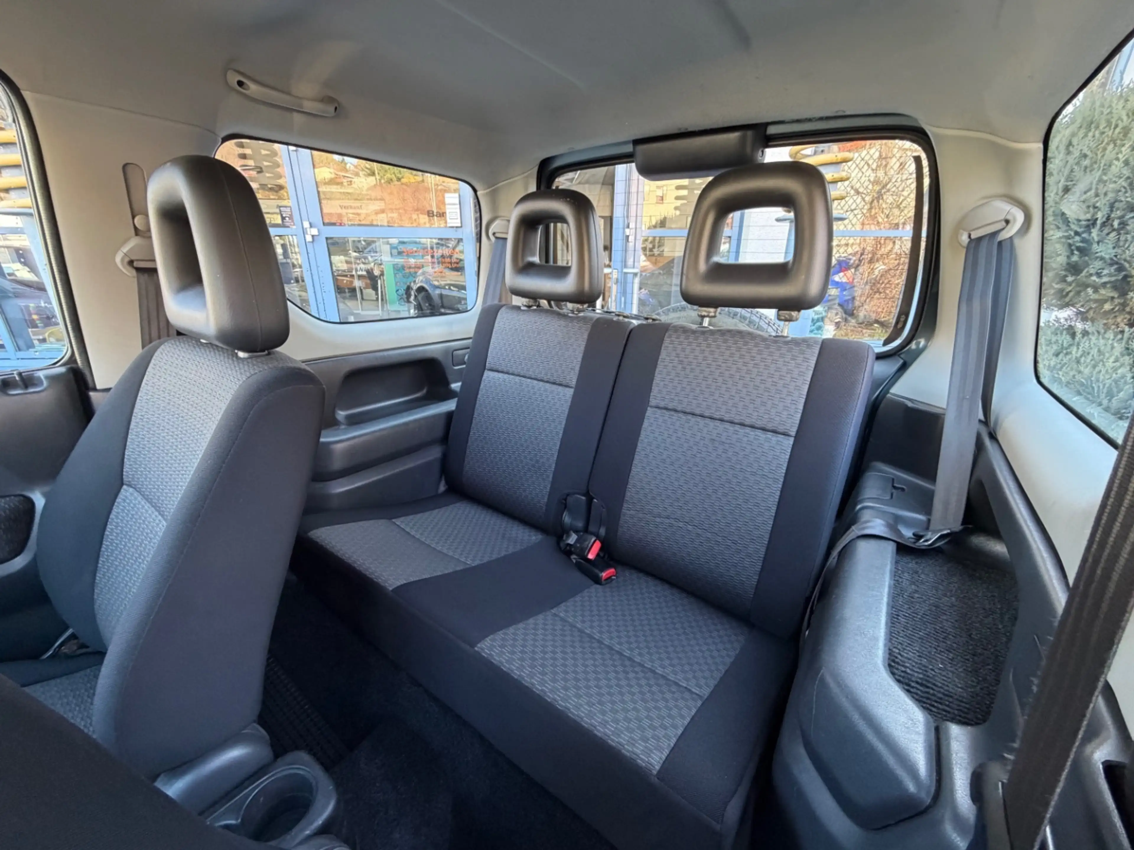 Suzuki Jimny 4x4 — photo 11