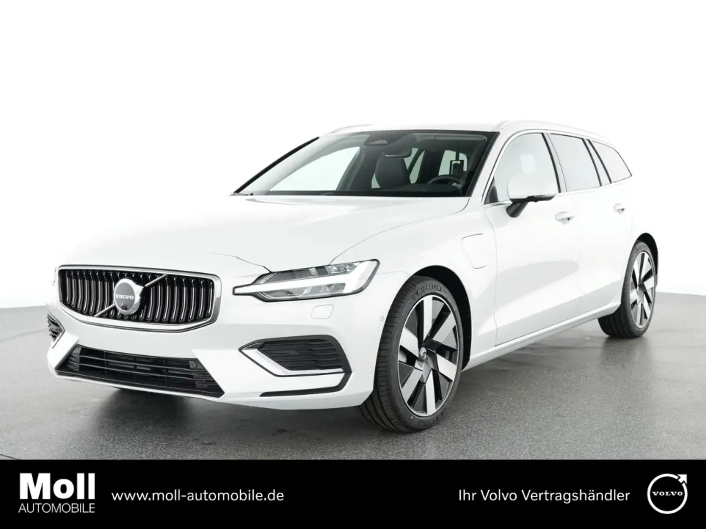 Volvo V60 Kombi Plus Bright Recharge Plug-In Hybrid AWD Stan Weiß - 1