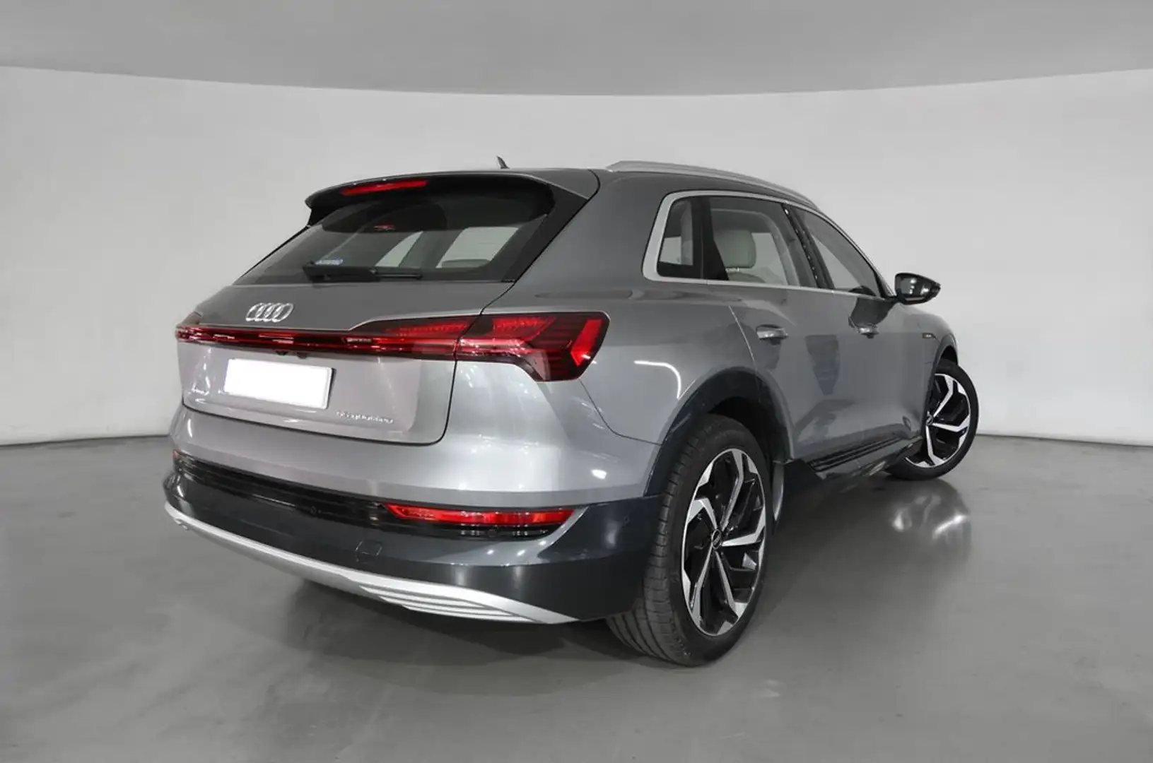 Audi e-tron 55 Sport 300kW (408CV) quattro Szürke - 2