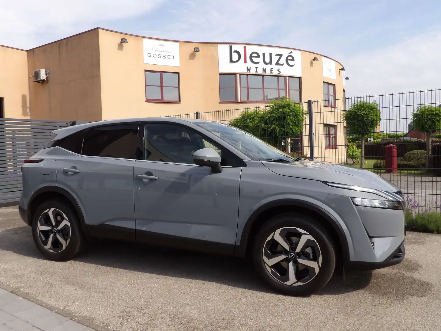 Nissan Qashqai Qashqai 1.3 DIG-T MHEV N-Connecta Mild Hybrid Gris - 2