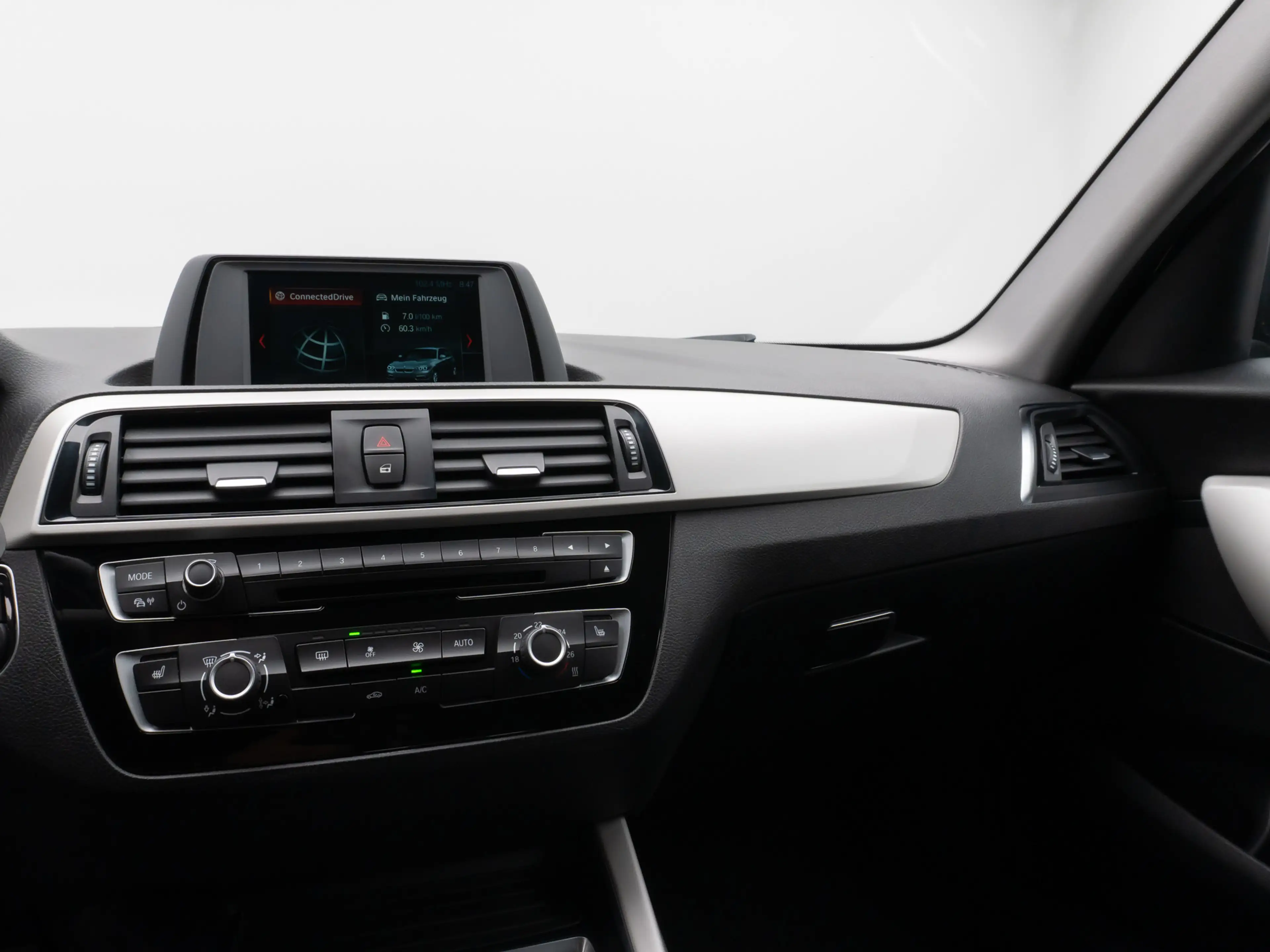 BMW 118 Sitzheizung PDChint Geschwindigkeitsreg — photo 21
