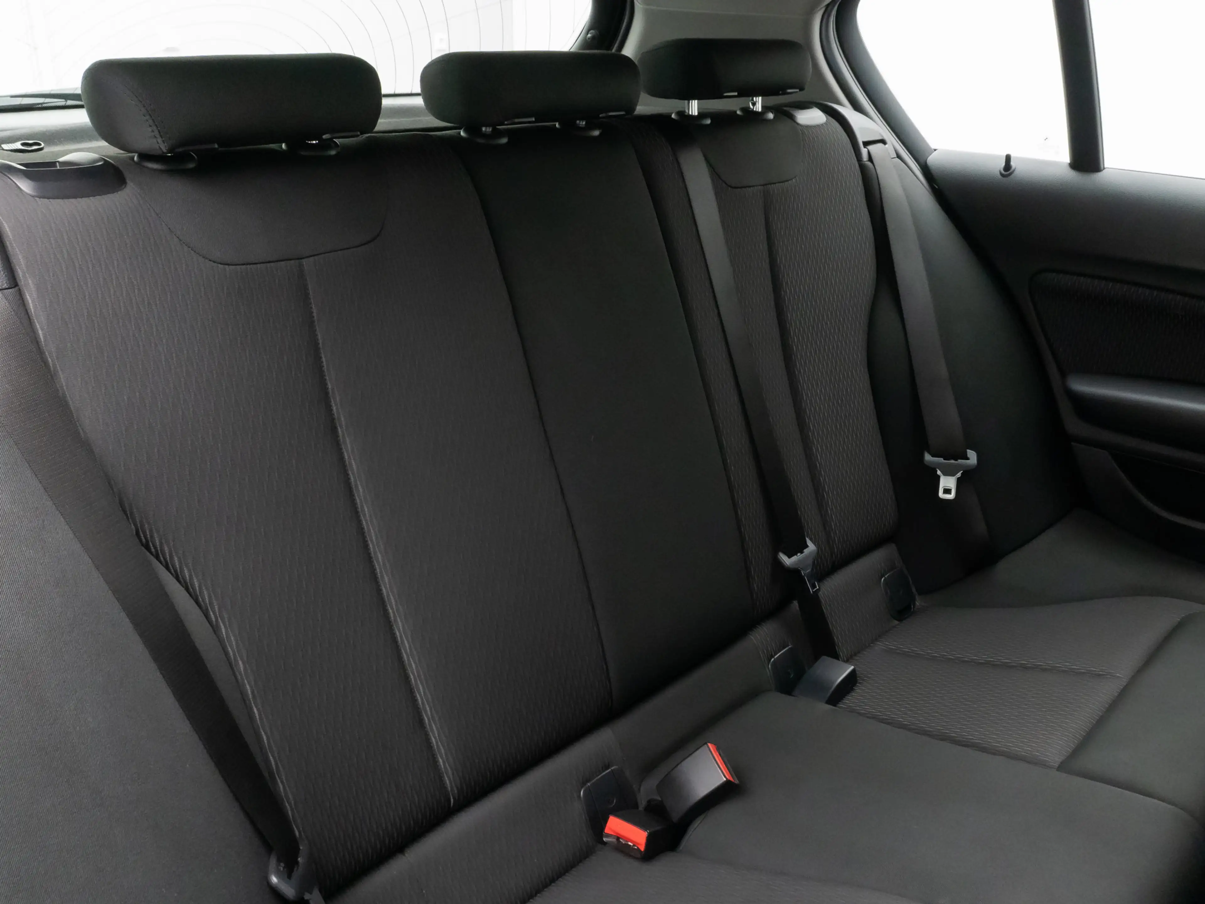 BMW 118 Sitzheizung PDChint Geschwindigkeitsreg — photo 27