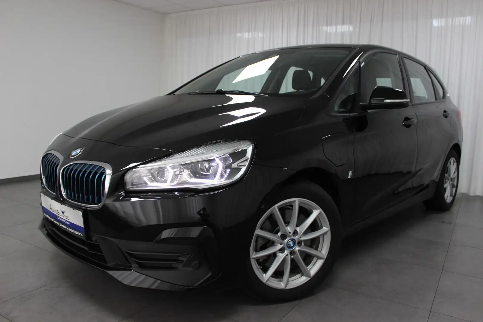 BMW 225 225xe ActiveTourer Advantage NAV TEL SHZ LED PDC Schwarz - 1