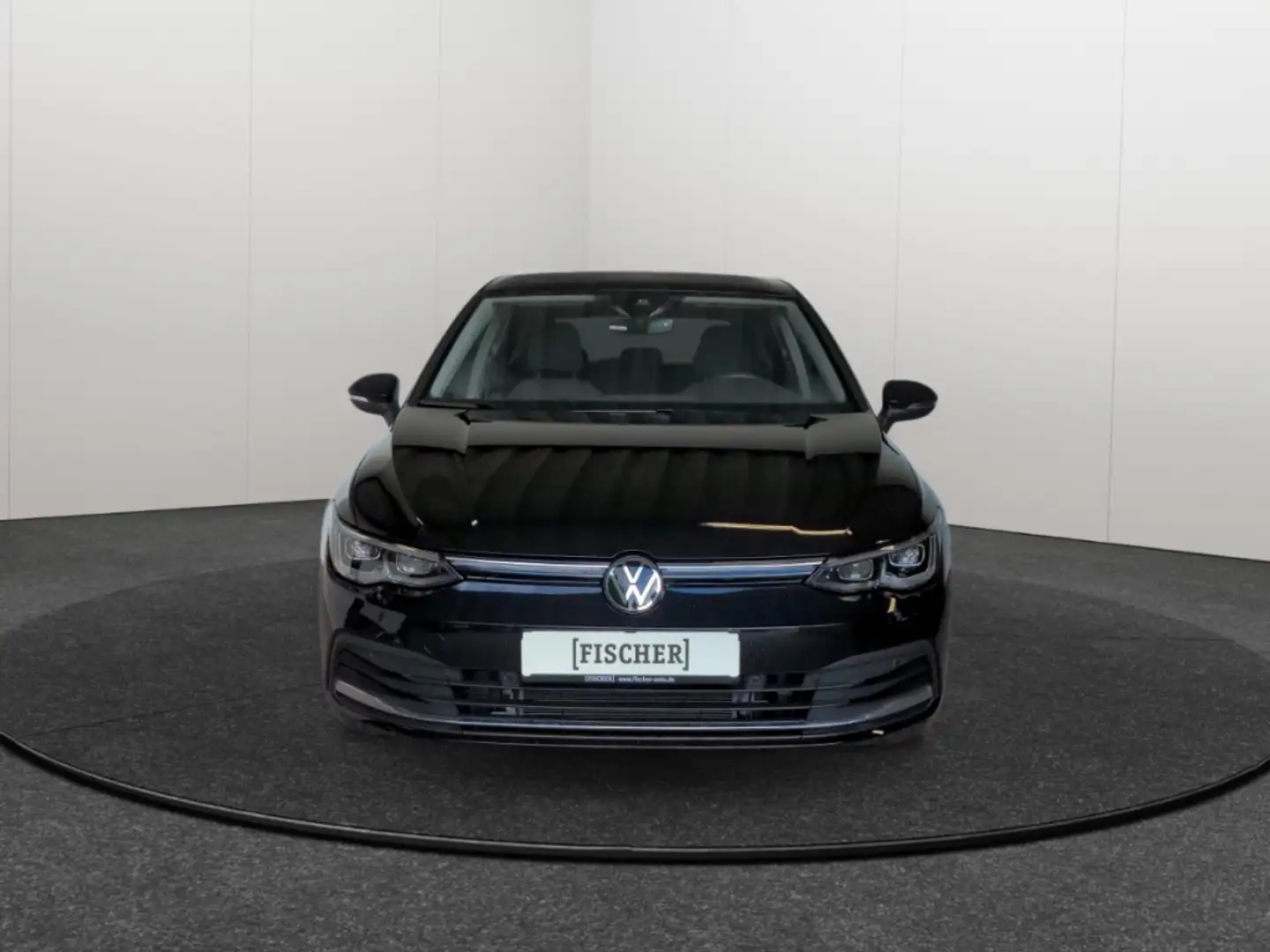 Volkswagen Golf VIII 1.5eTSI DSG Style Matrix STHZ Navi Rear View Schwarz - 2