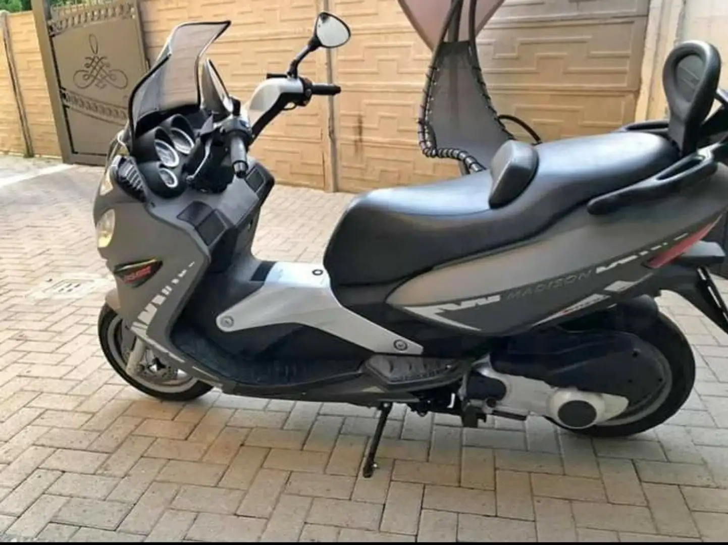 Malaguti Madison 250 Grigio - 1