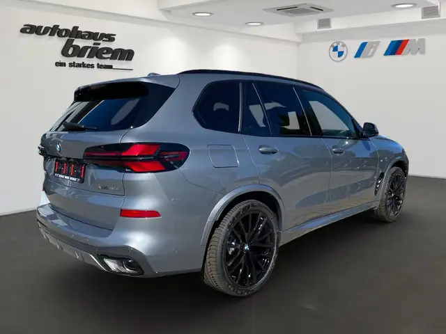 BMW X5 view 3
