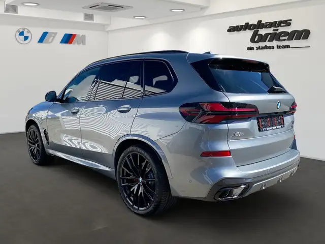 BMW X5 view 4