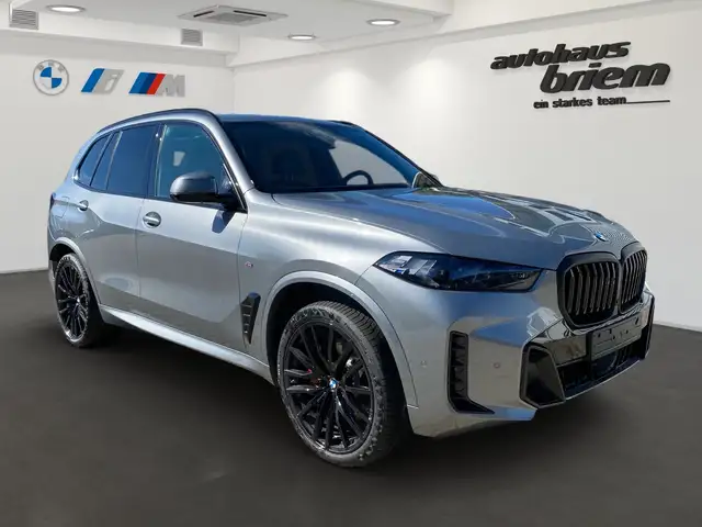 BMW X5 view 2