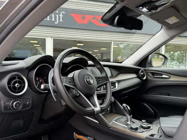 Alfa Romeo Stelvio view 2