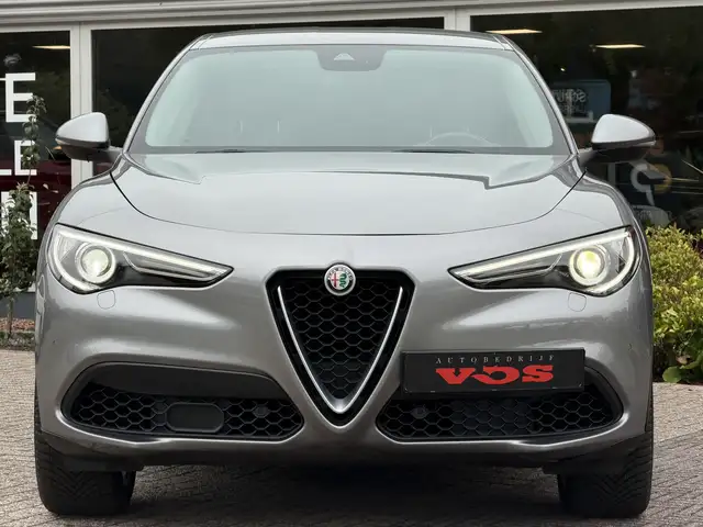 Alfa Romeo Stelvio view 11