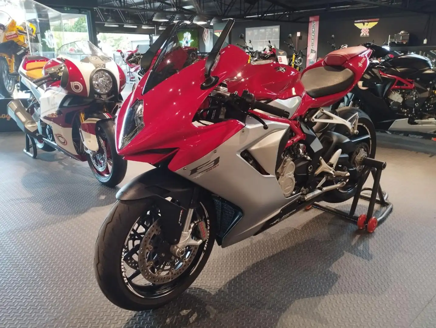 MV Agusta F3 EAS - ABS Rouge - 2
