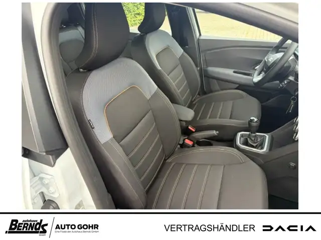 Dacia Sandero view 8