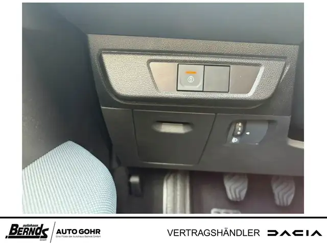 Dacia Sandero view 13