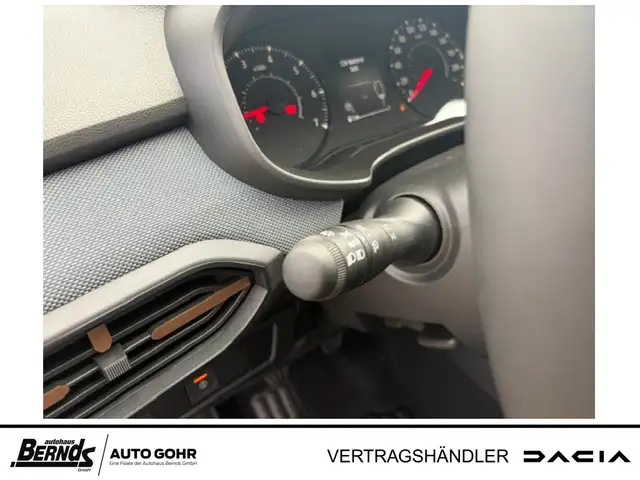 Dacia Sandero view 14