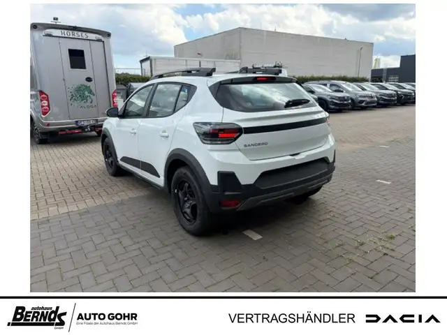 Dacia Sandero view 3