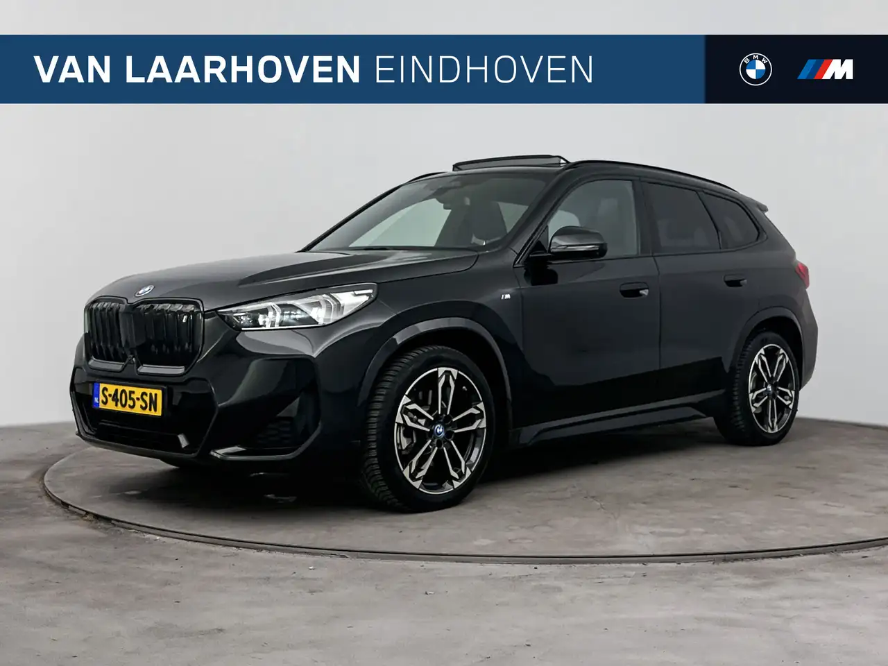 BMW iX1