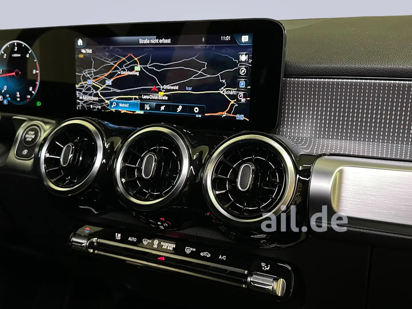 Mercedes-Benz GLB 200 d Progressive LED AHK Navi KlimaA LM Grijs - 2