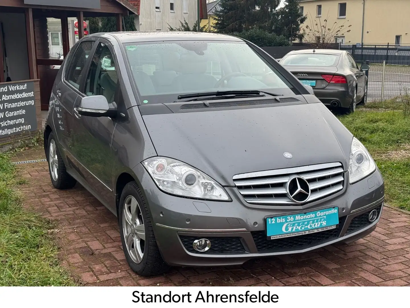 Mercedes-Benz A 180 1. Hand Scheckheftgepflegt nur 39.250km Grau - 1