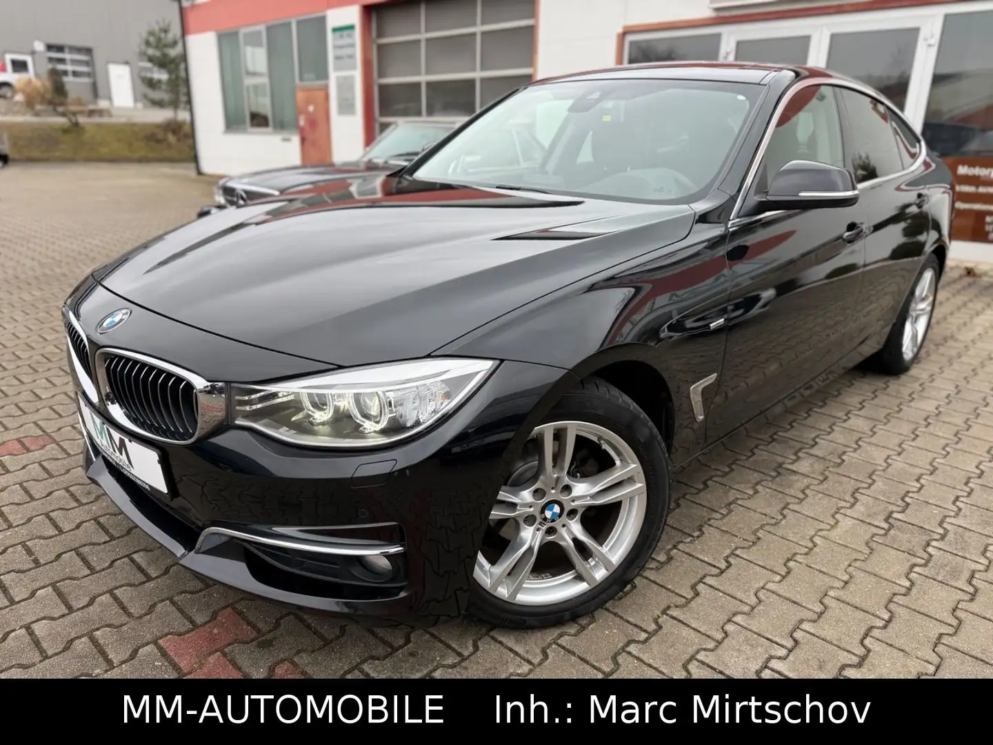 BMW 320 i GT Luxury Line NAV-XEN-PANO-H.UP-KAM-BMW KD Schwarz - 2