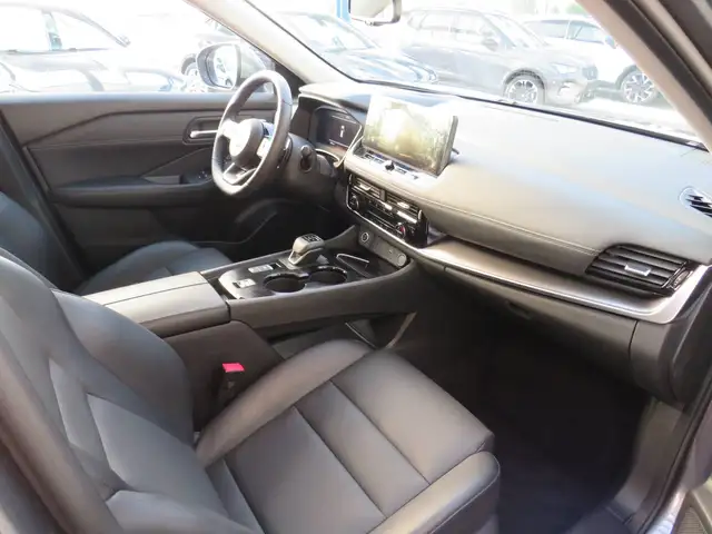 Nissan X-Trail view 10