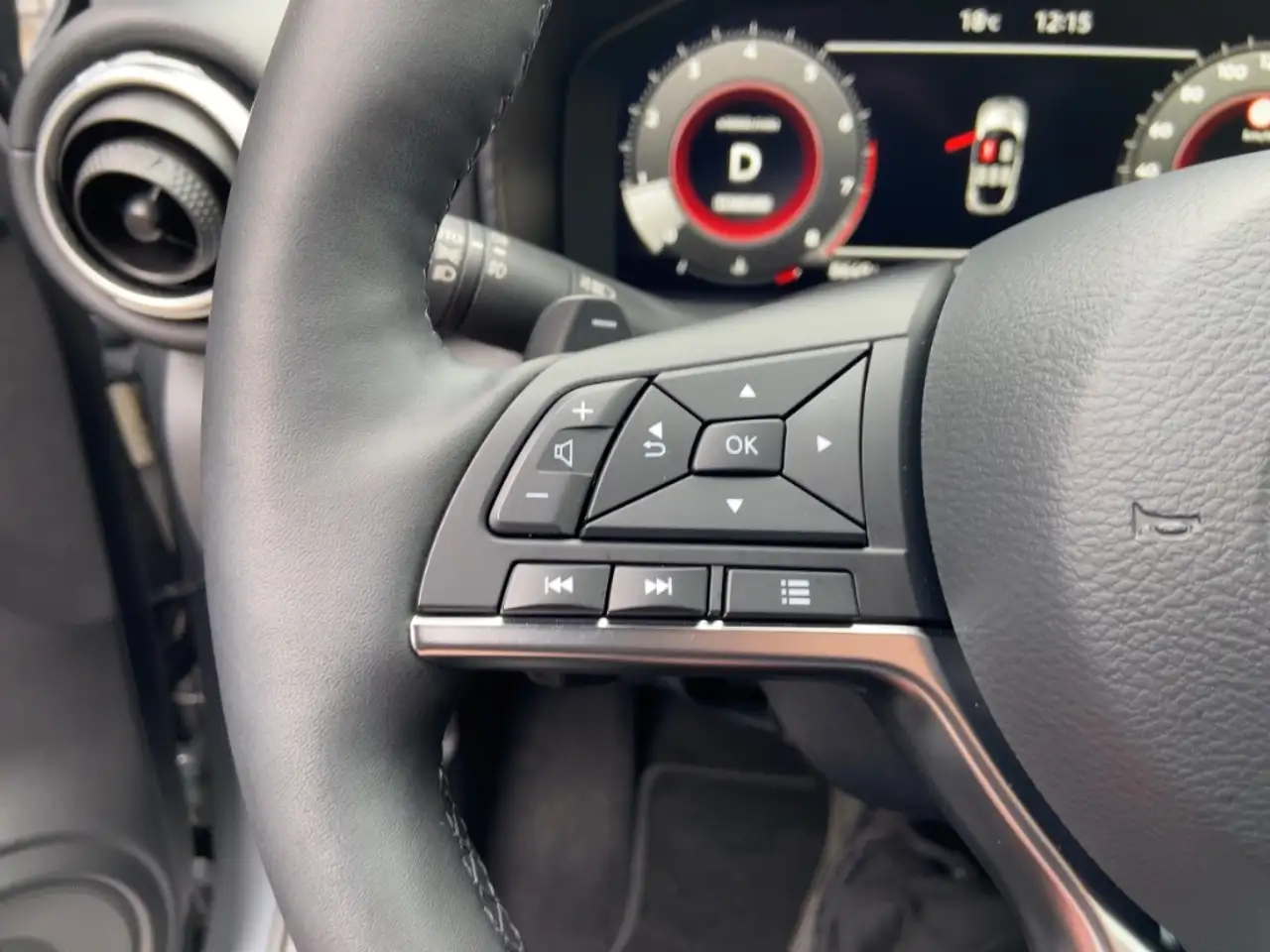 Nissan Juke TEKNA 114PS Automatik Winter/360°/Carplay/Navi, миниатюра 11