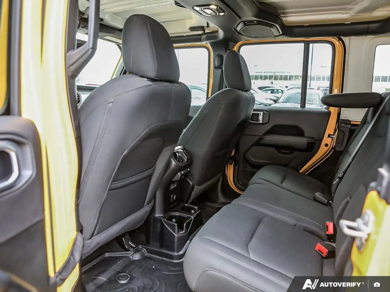 Jeep Wrangler снимка Jeep Wrangler